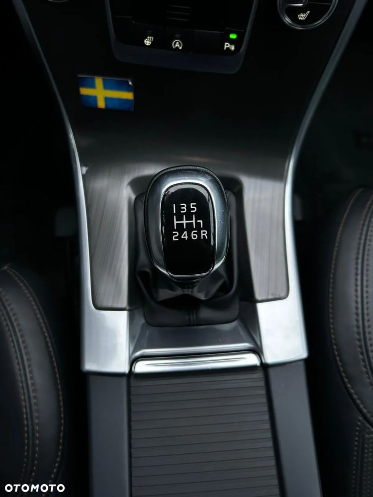 Volvo XC 60 D4 Drive-E Momentum - 21