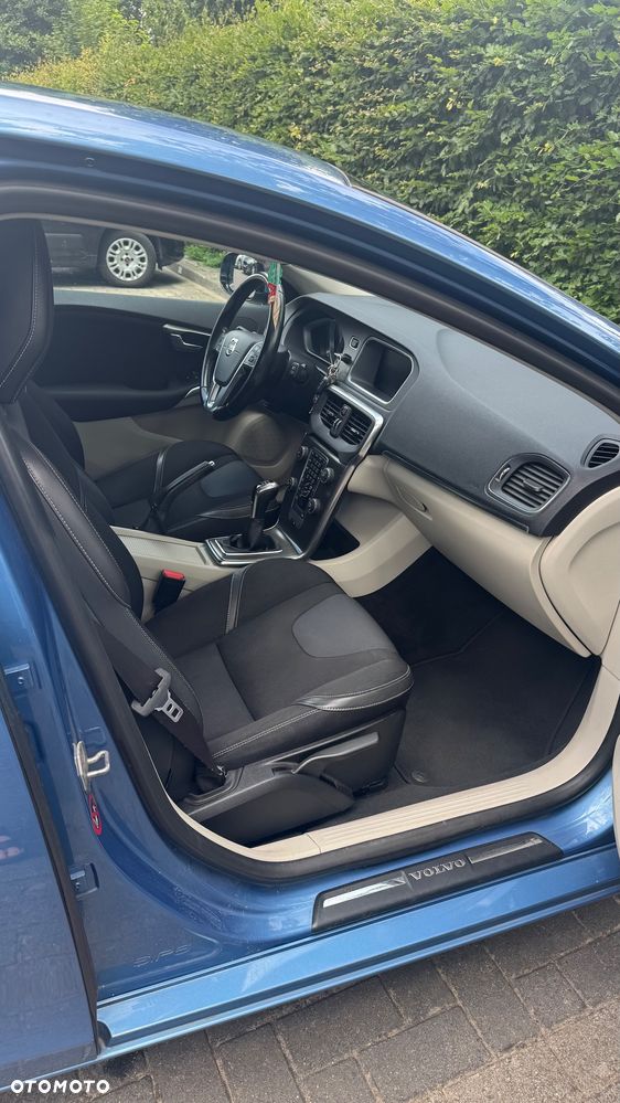 Volvo V40 D2 Momentum - 14