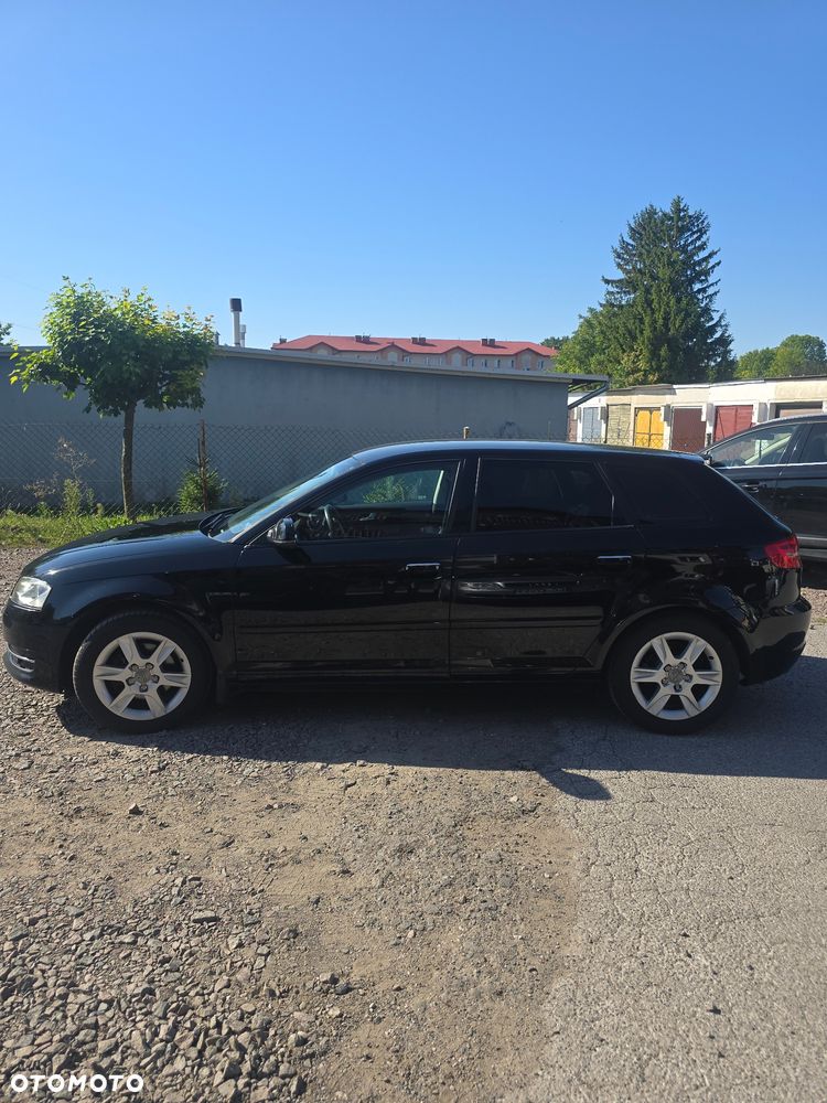 Audi A3 Sportback - 2