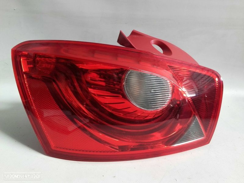 Farolim esquerdo SEAT Ibiza IV (6J5, 6P1) - 2