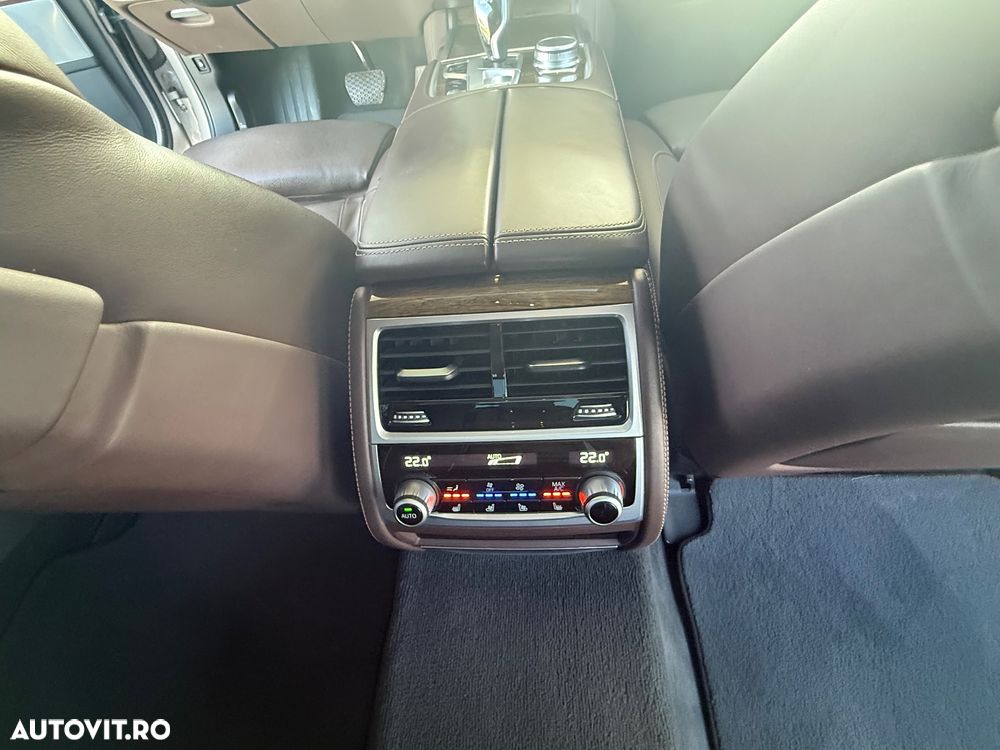 BMW Seria 7 740Le xDrive iPerformance - 31