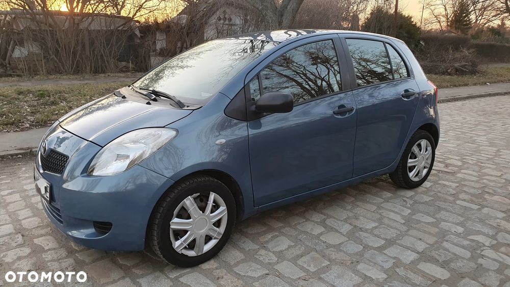 Toyota Yaris 1.3 Luna Premium - 1