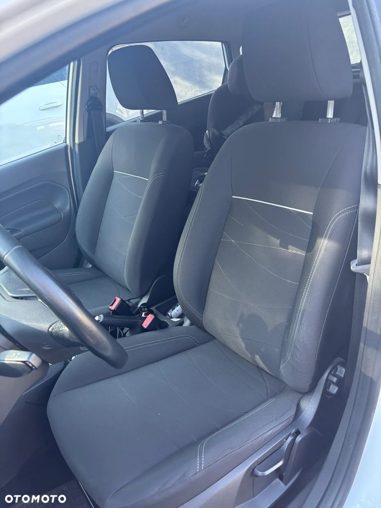 Ford Fiesta - 10
