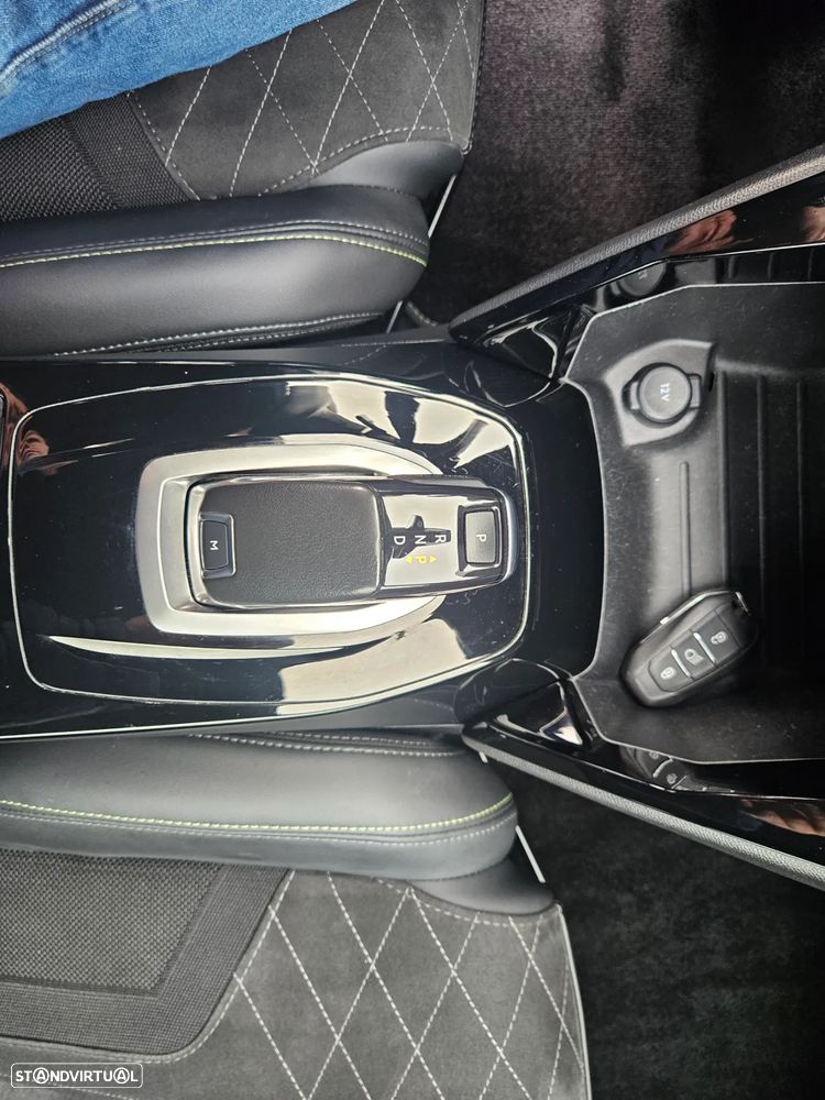 Peugeot 2008 1.2 PureTech GT EAT8 - 39