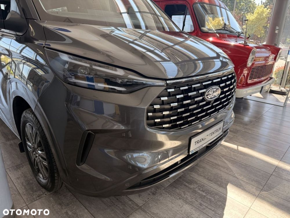 Ford Tourneo Custom - 4