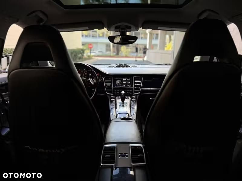 Porsche Panamera 4 PDK - 29