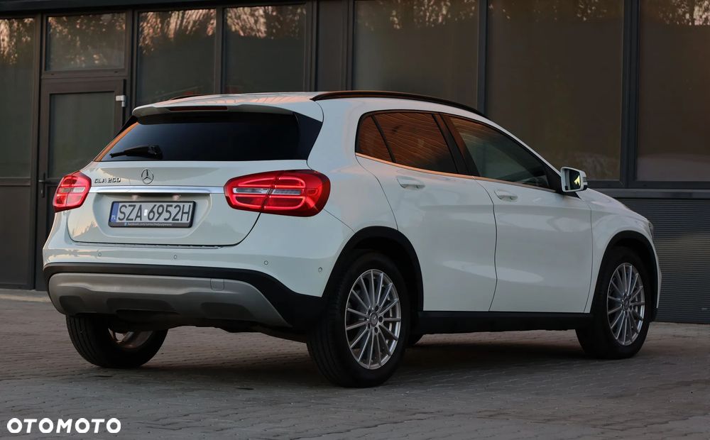 Mercedes-Benz GLA 250 7G-DCT Style - 38