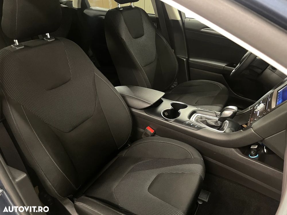 Ford Mondeo 2.0 HEV Titanium - 10