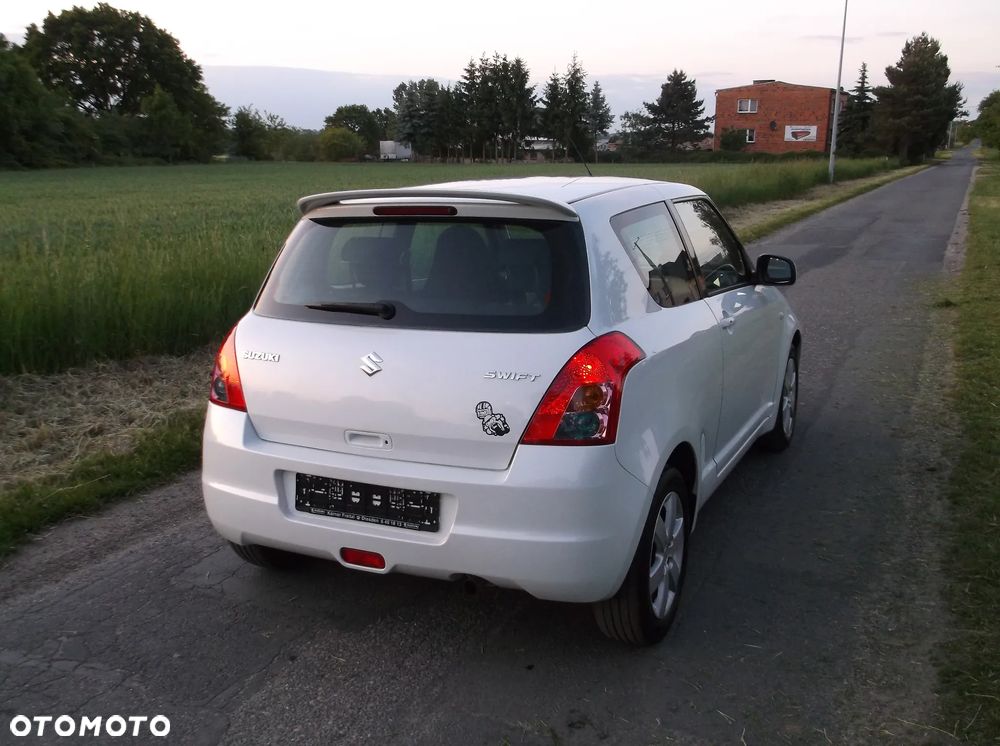 Suzuki Swift 1.3 Comfort - 36