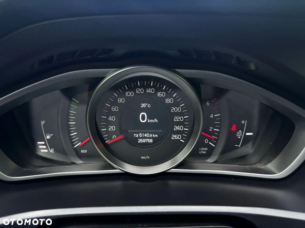 Volvo V40 D2 Momentum - 15