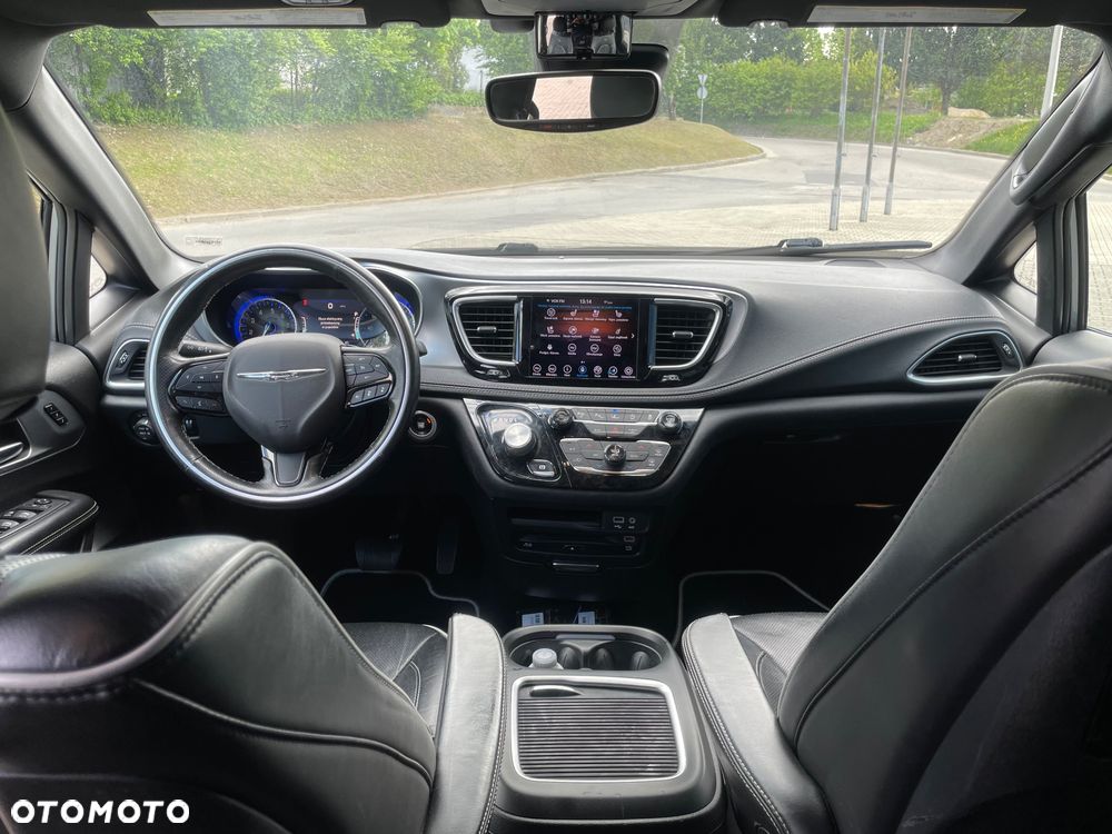 Chrysler Pacifica - 9