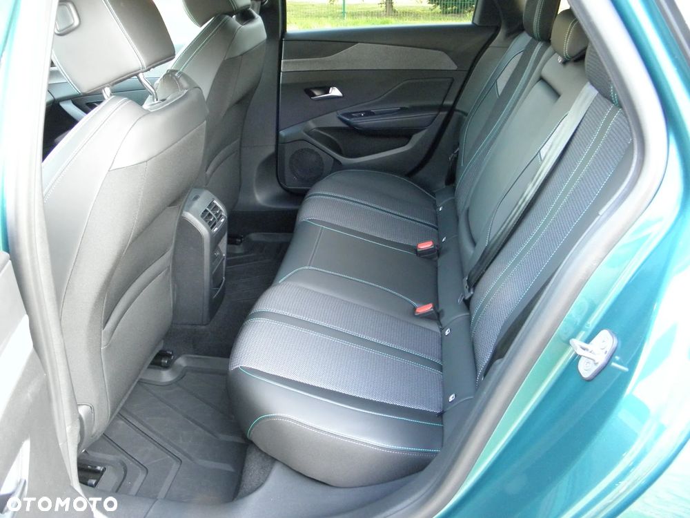 Peugeot 308 PureTech 130 Allure - 26