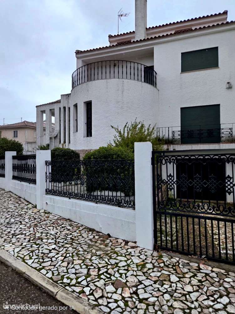 Moradia independente à venda na Rua de Paris, 14 - Grande imagem: 2/41