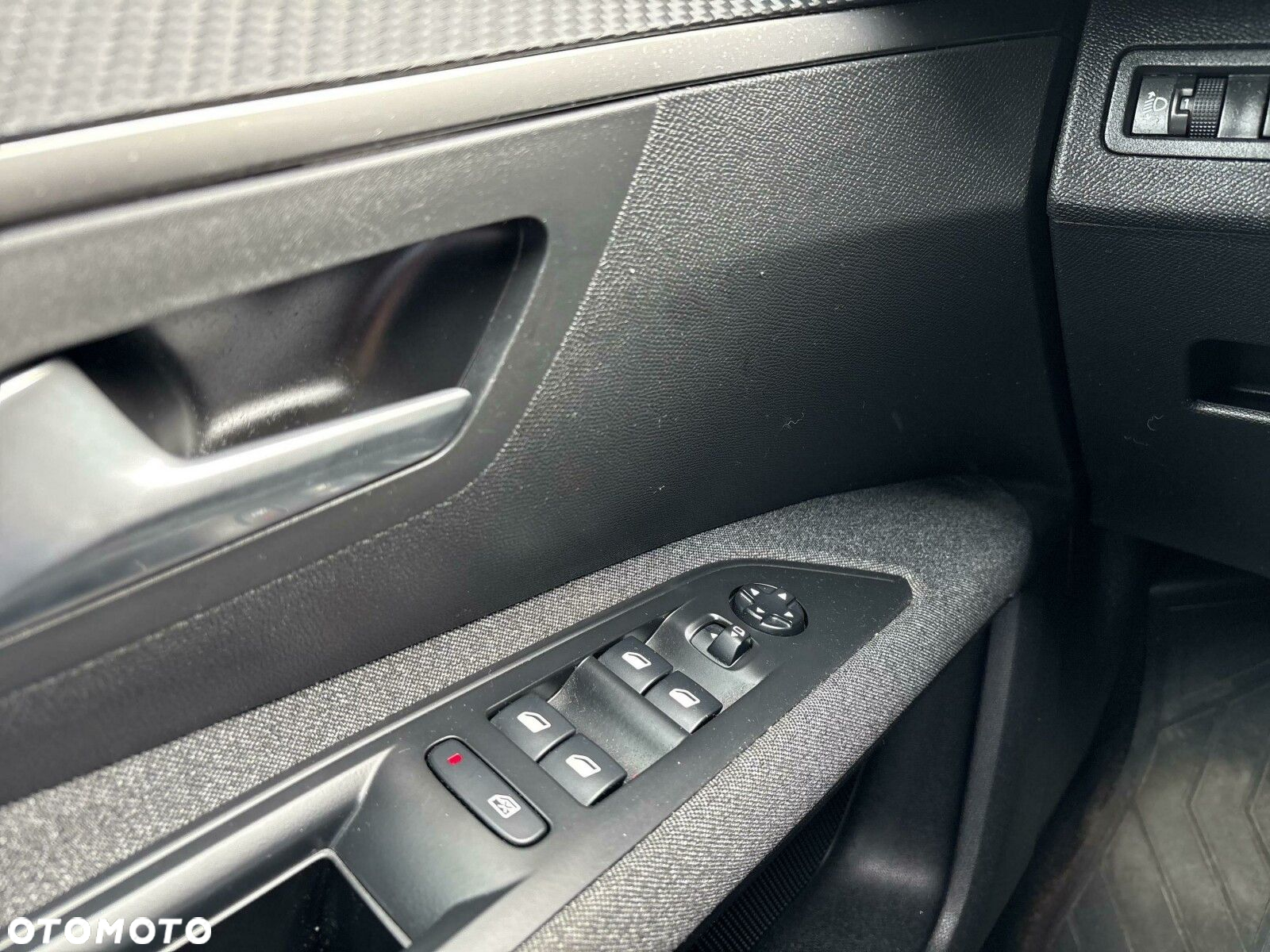 Peugeot 5008 1.2 PureTech Active S&S - 10