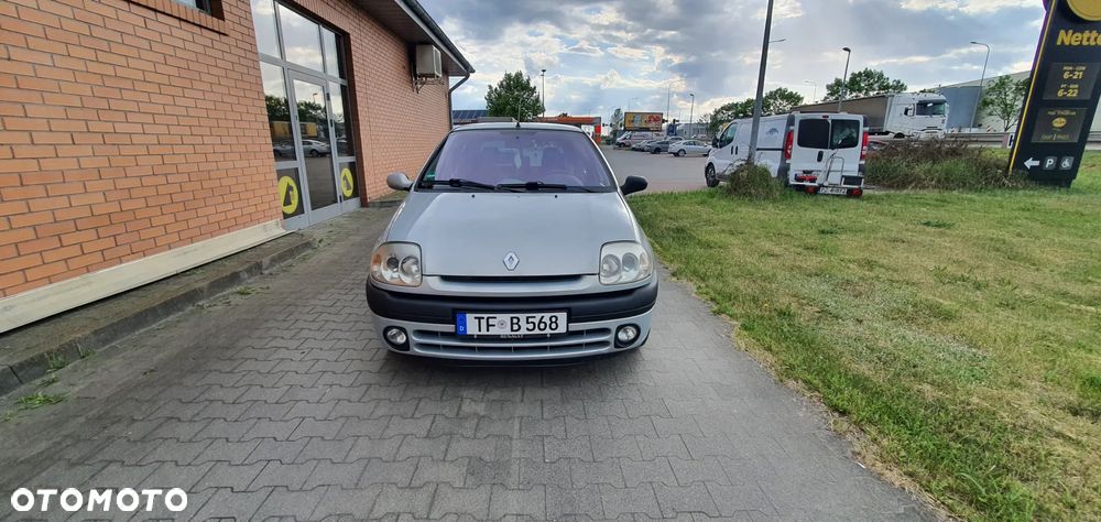 Renault Clio - 2