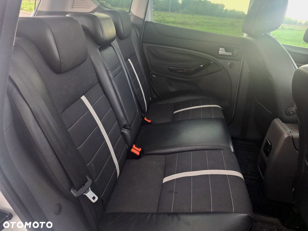Ford Kuga 2.0 TDCi 4x4 Titanium - 17