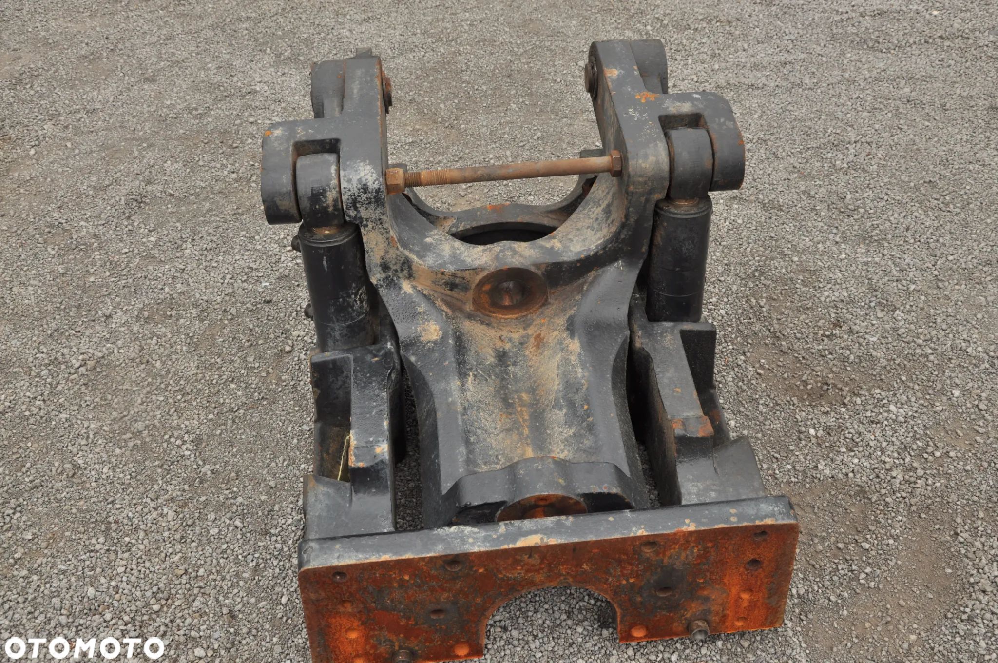 Wspornik kołyska rama Deutz Fahr M620 - 1
