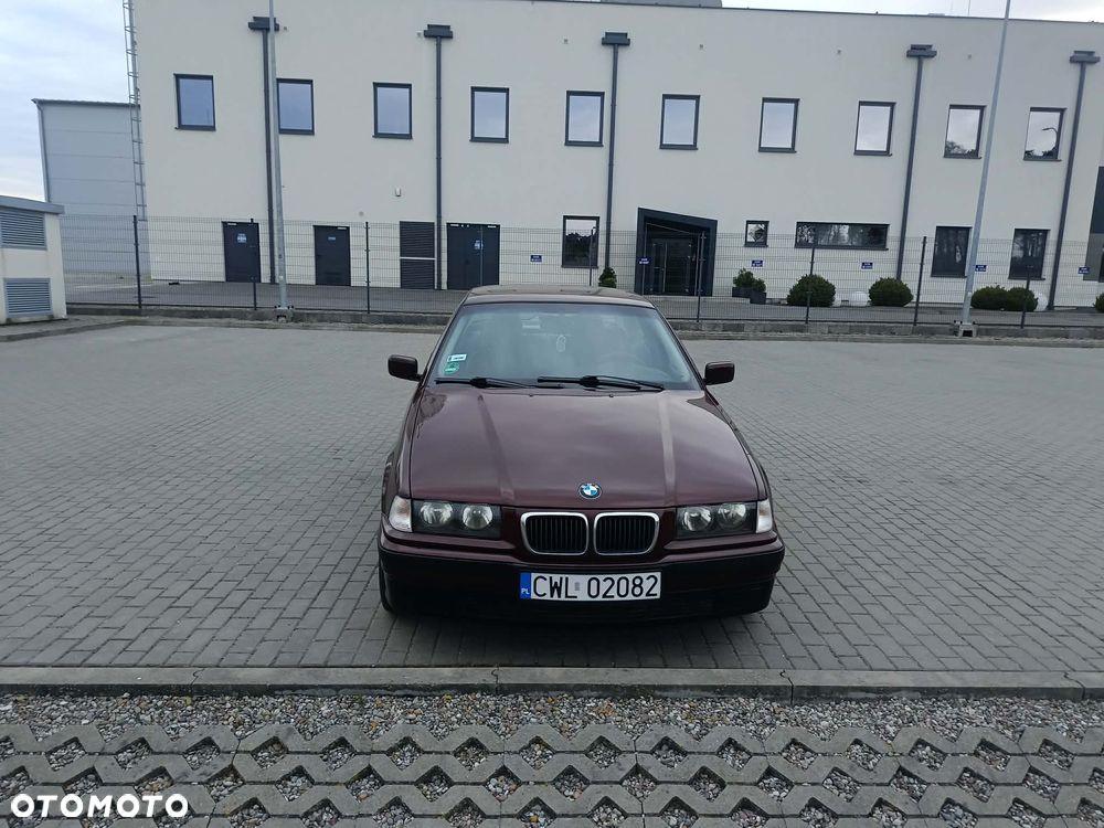 BMW Seria 3 323i - 3