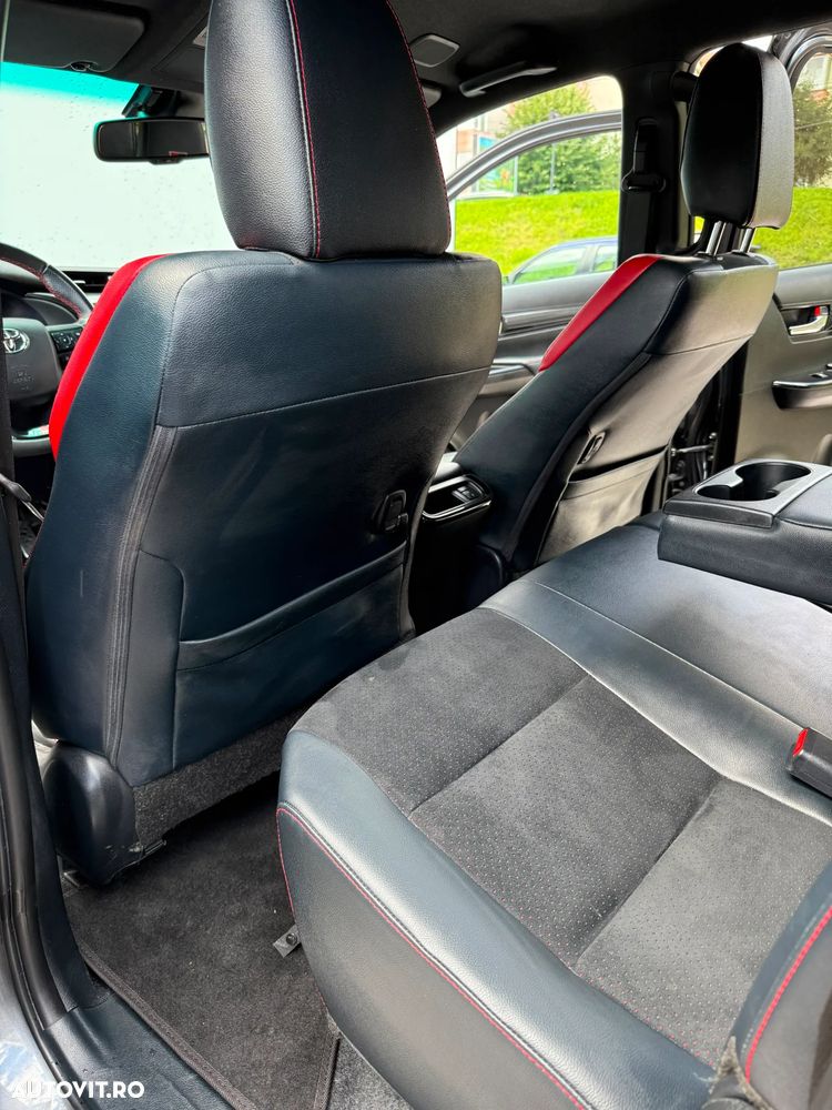 Toyota Hilux 2.8D 204CP 4x4 Double Cab AT GR Sport - 13