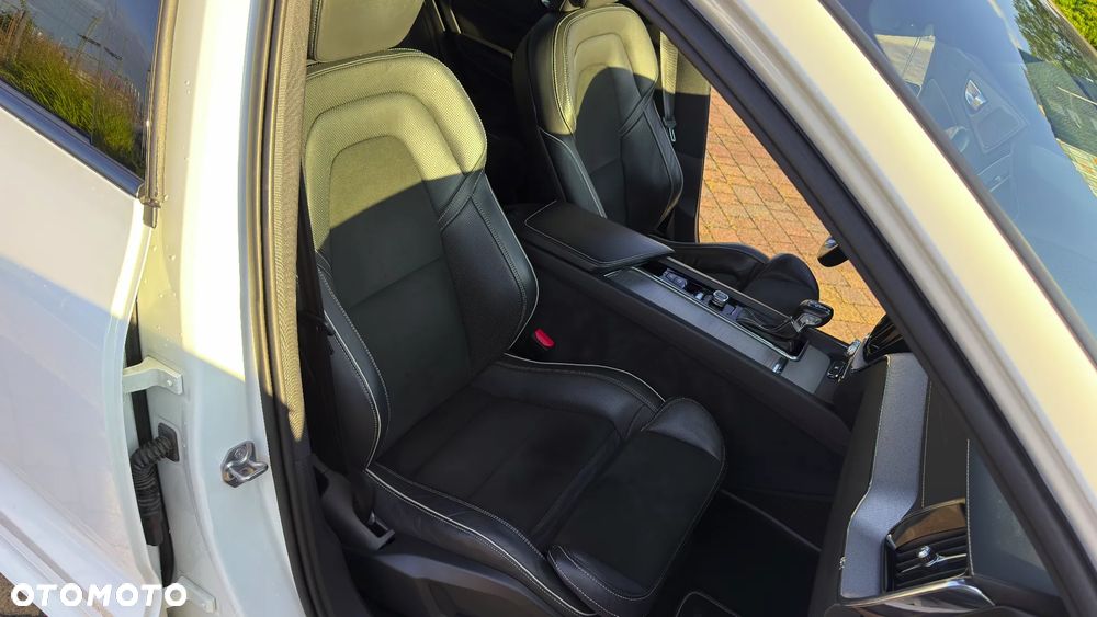 Volvo XC 60 D5 AWD Geartronic RDesign - 23