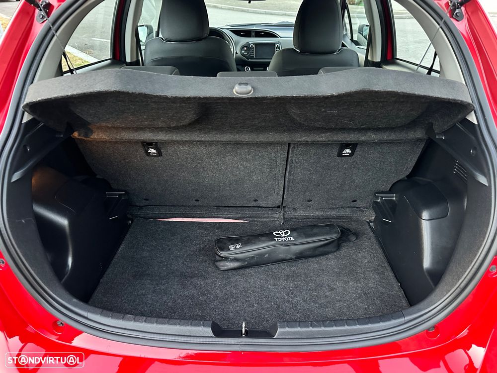 Toyota Yaris 1.5 HSD Active - 33