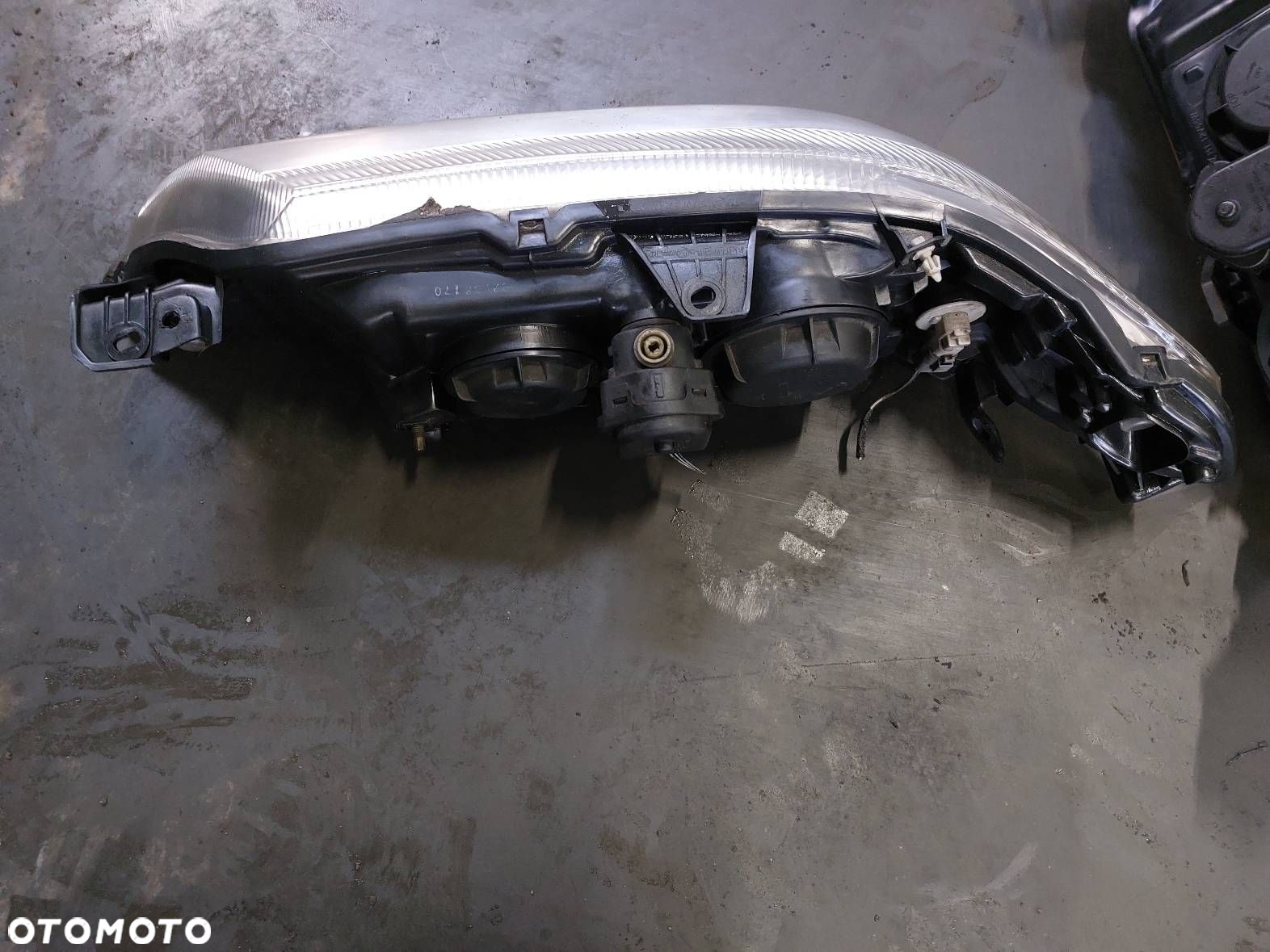 KOMPLETNY PRZÓD MASKA ZDERZAK LAMPA BŁOTNIK RENAULT LAGUNA II TED44 - 28