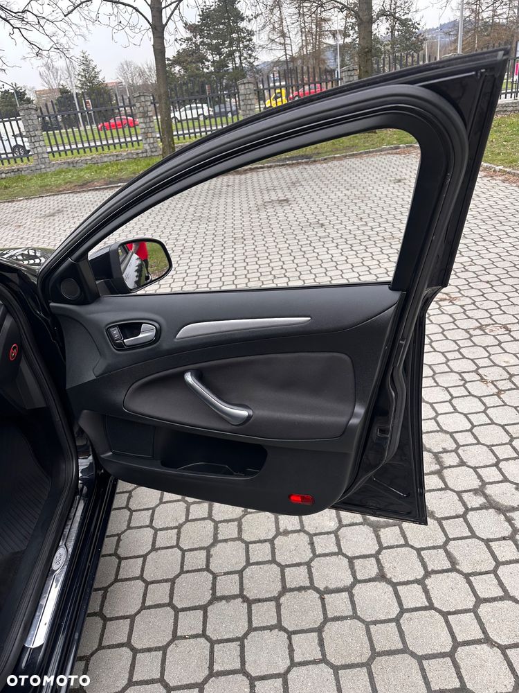 Ford Mondeo 1.8 TDCi Ambiente - 22