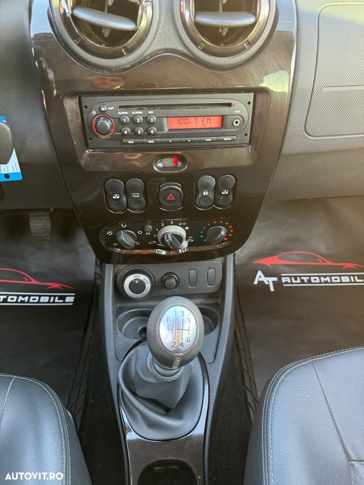 Dacia Duster 1.6 16V 4x4 Prestige - 15