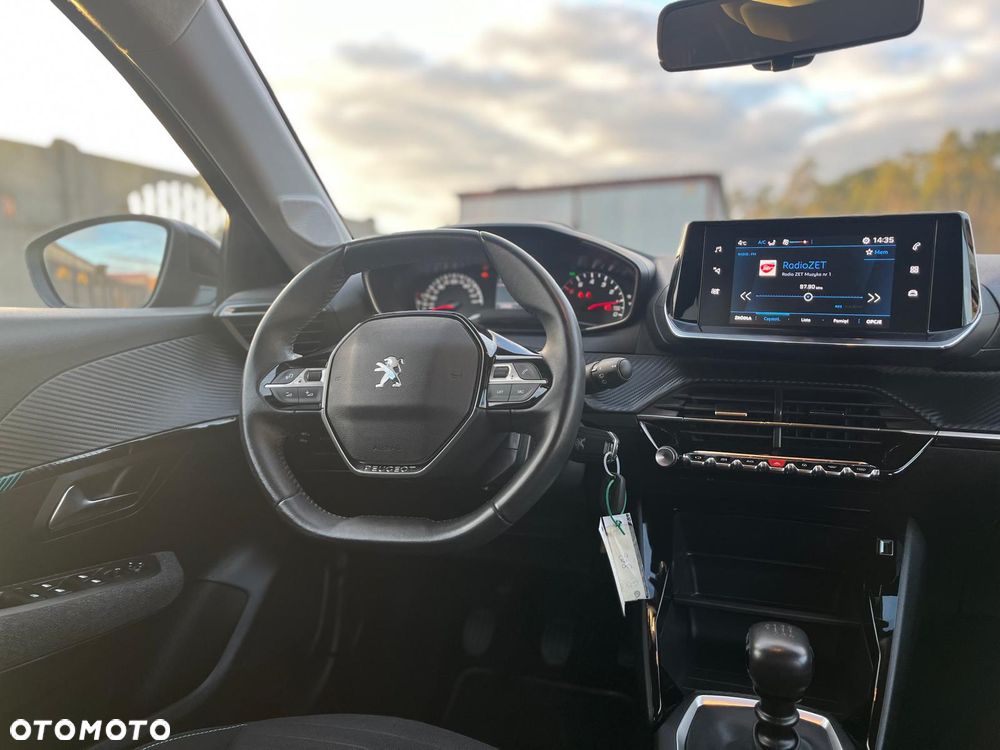Peugeot 208 - 13