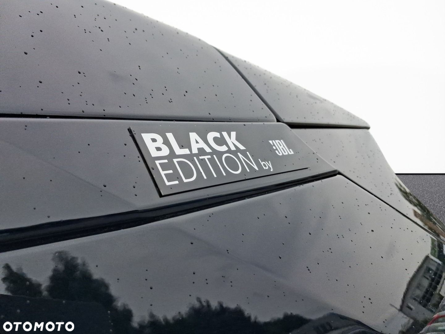 Toyota RAV4 2.5 Hybrid Black Edition by JBL 4x4 - 27