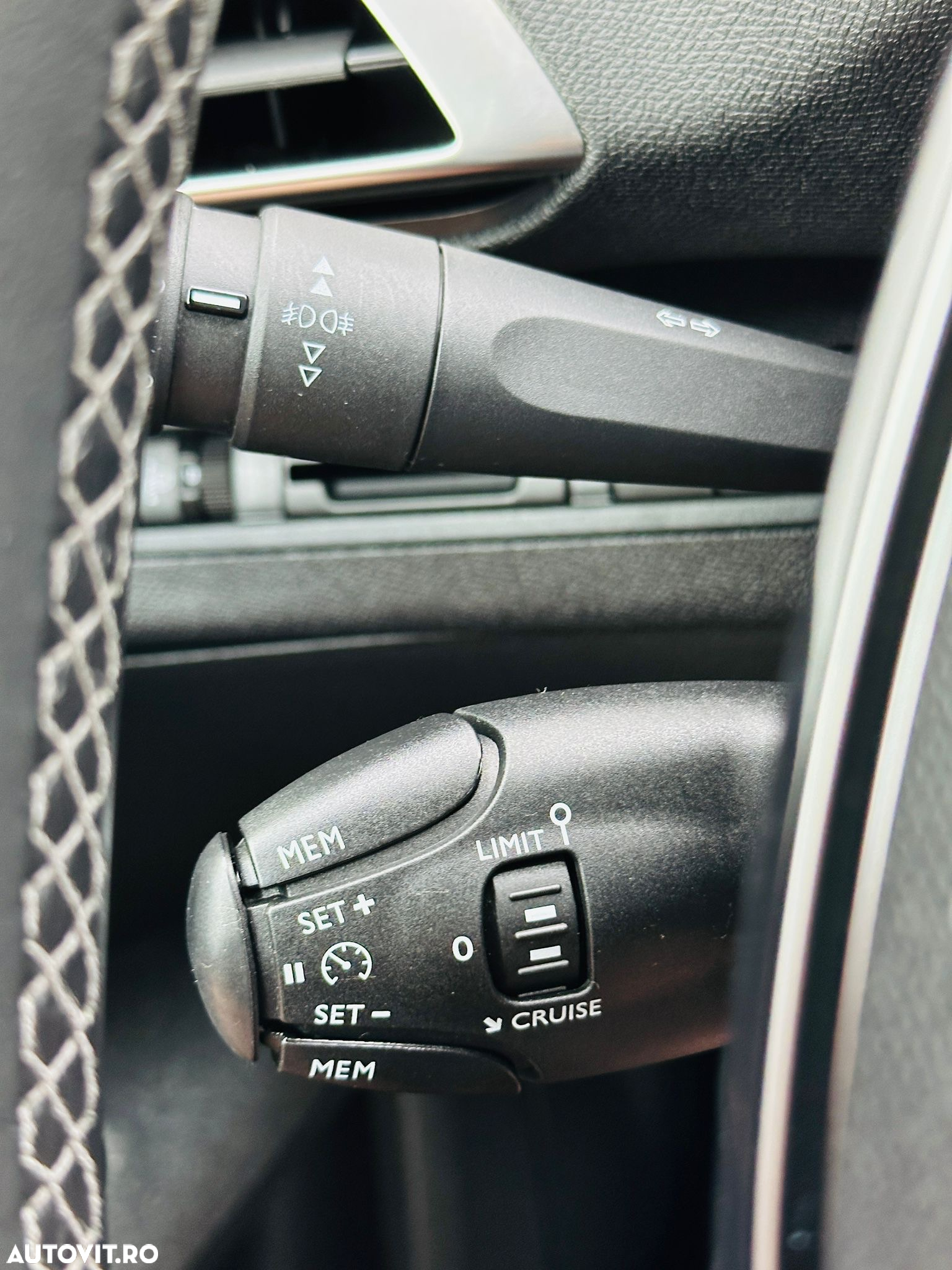 Peugeot 5008 - 32
