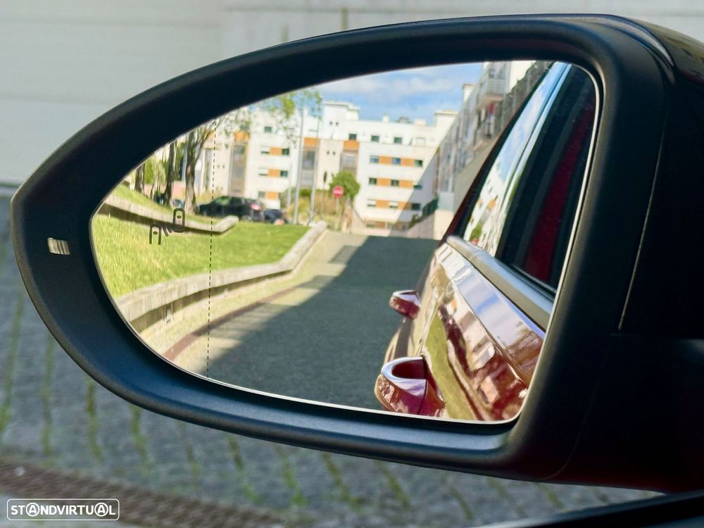 VW Golf GTI TCR 2.0 TSI OPF DSG - 32