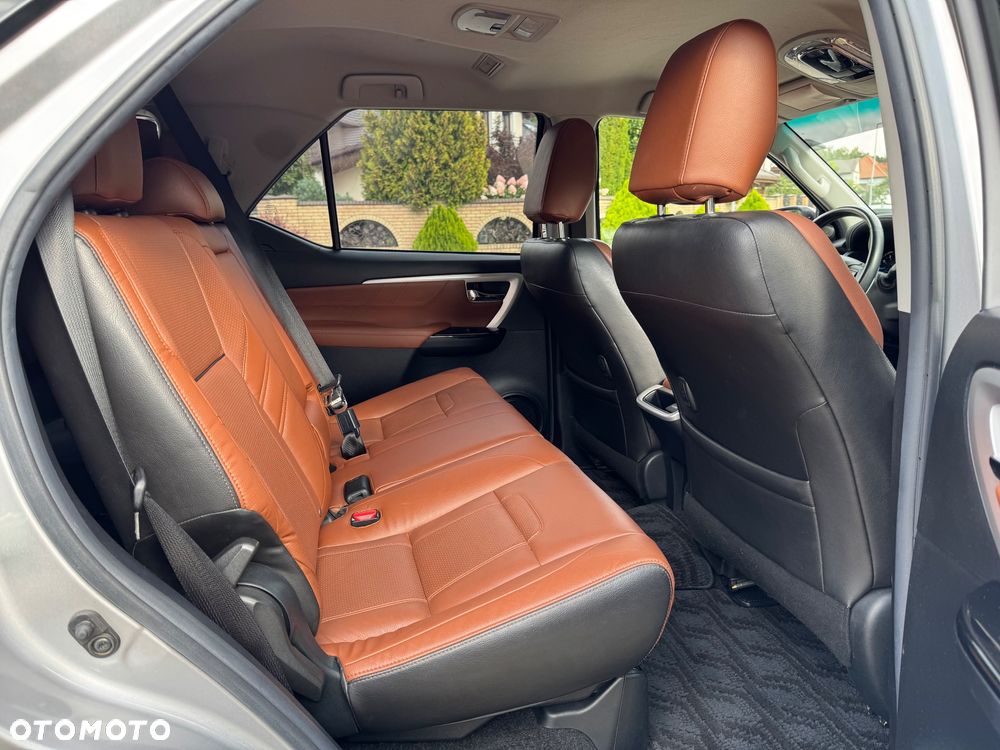 Toyota Fortuner - 12