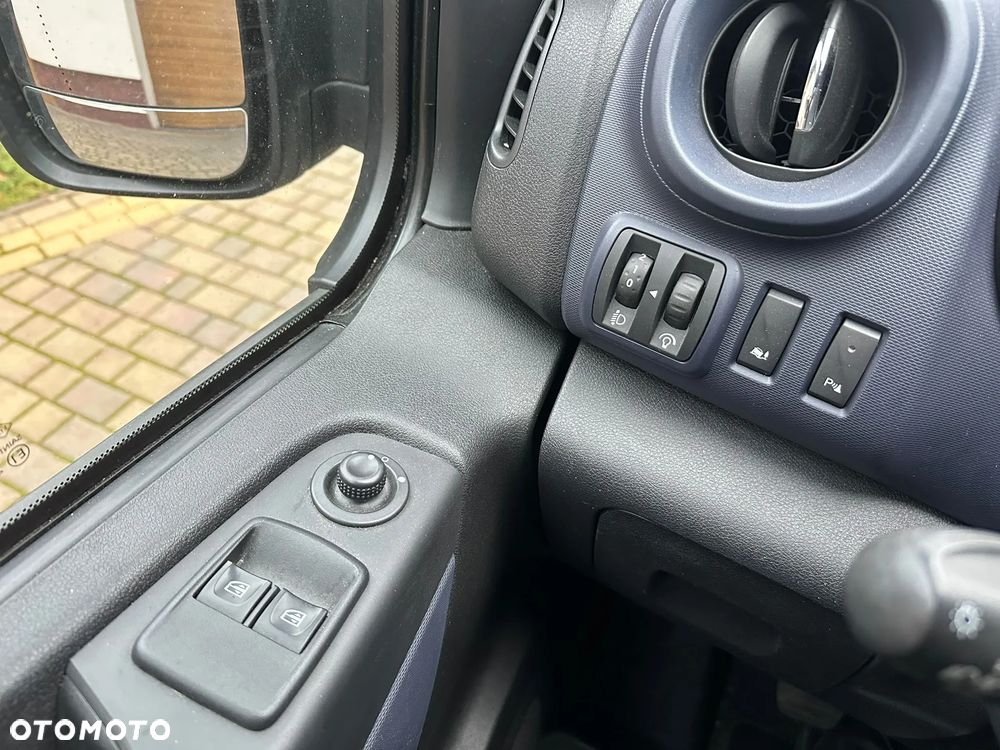 Opel Vivaro - 13
