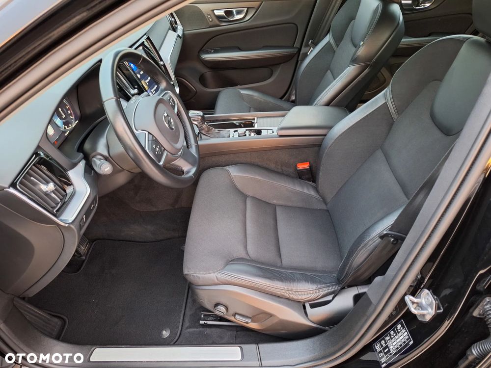 Volvo V60 D4 Momentum Pro - 20