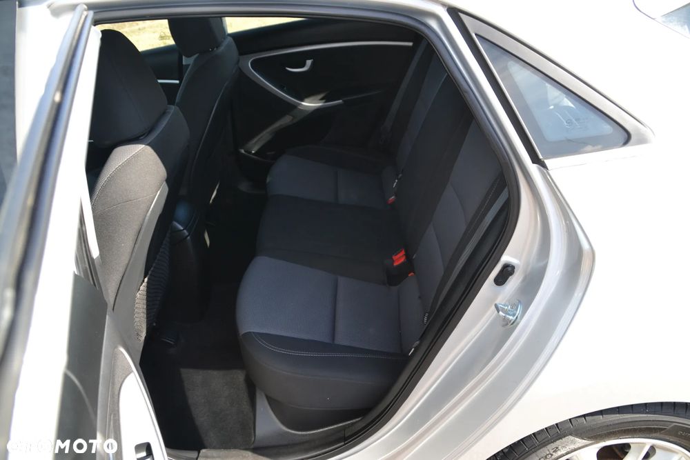 Hyundai i30 i30cw 1.6 Trend - 24