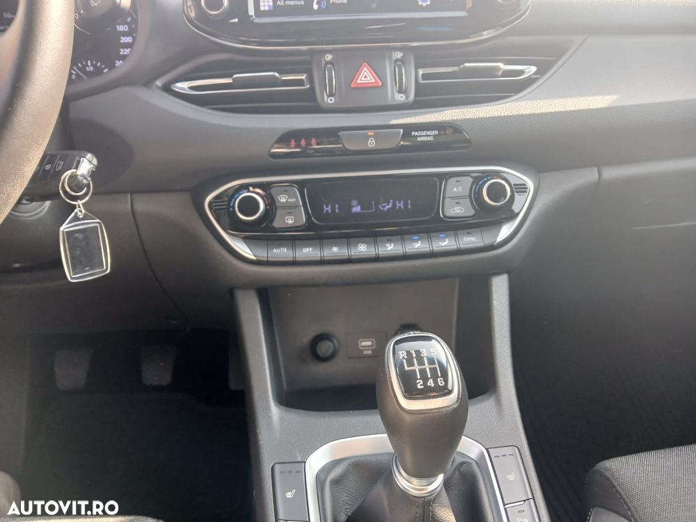 Hyundai i30 1.5 110CP 5DR M/T Highway - 14