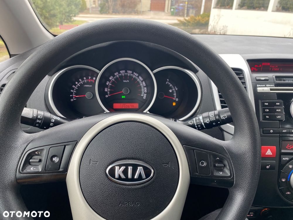Kia Venga - 15