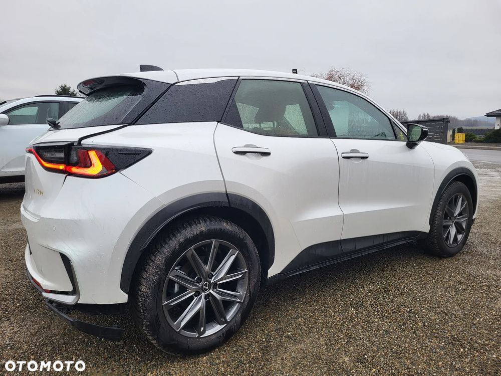 Lexus LBX AWD E-Four Relax - 7