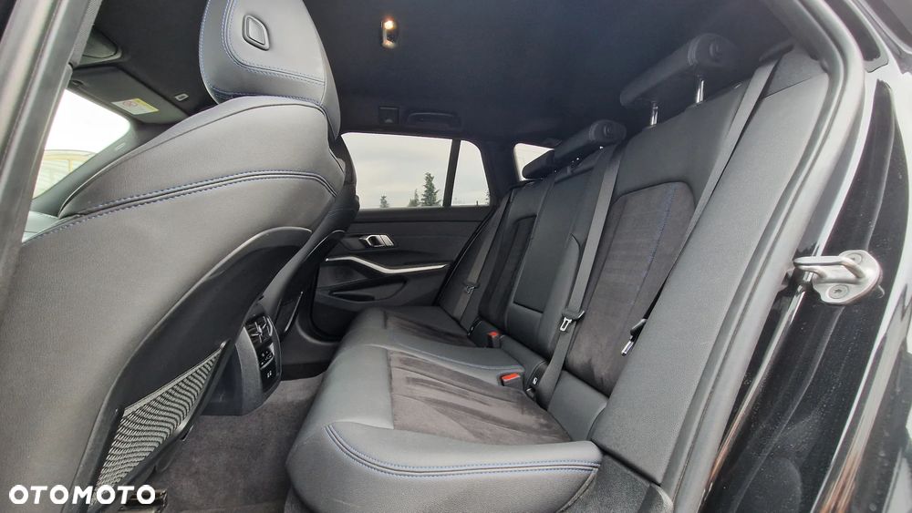 BMW Seria 3 320d Edition M Sport Shadow - 17