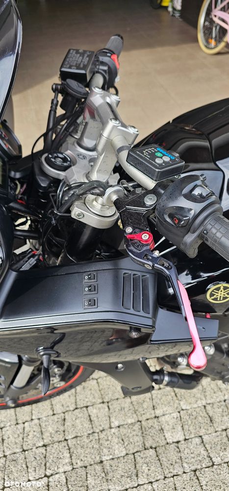 Yamaha FZ - 17