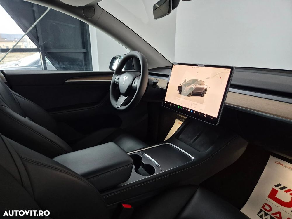 Tesla Model Y Long Range Dual Motor AWD - 7