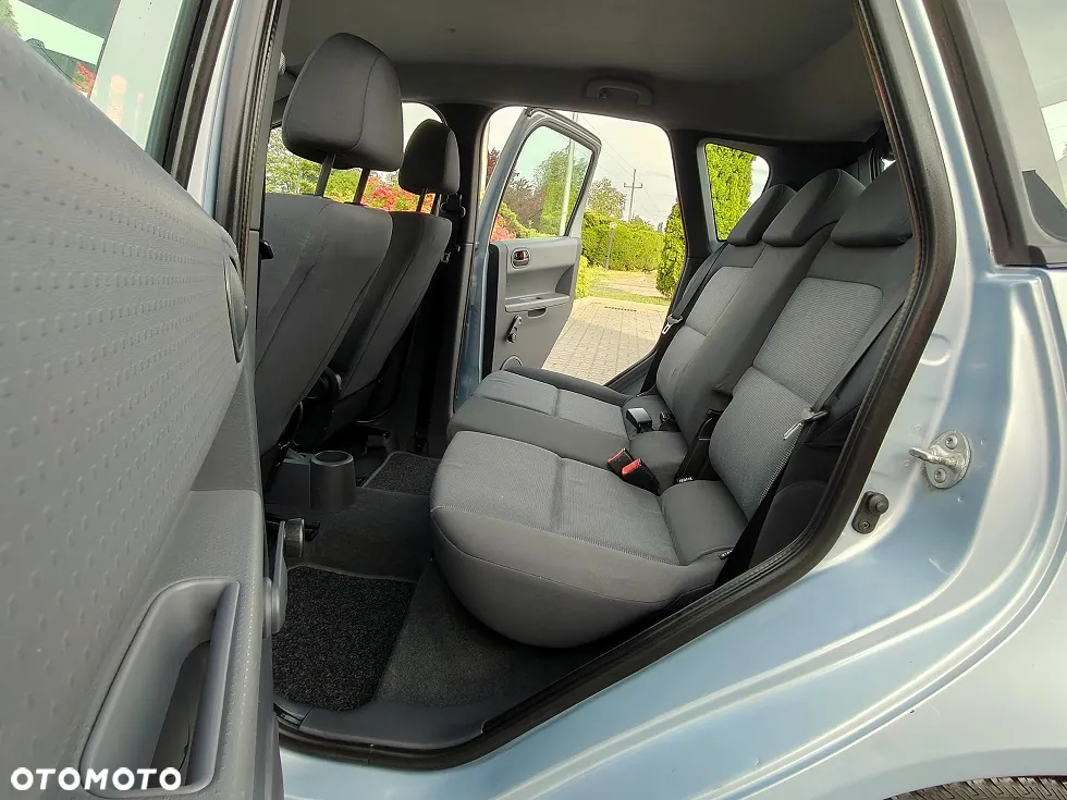 Mitsubishi Colt - 12