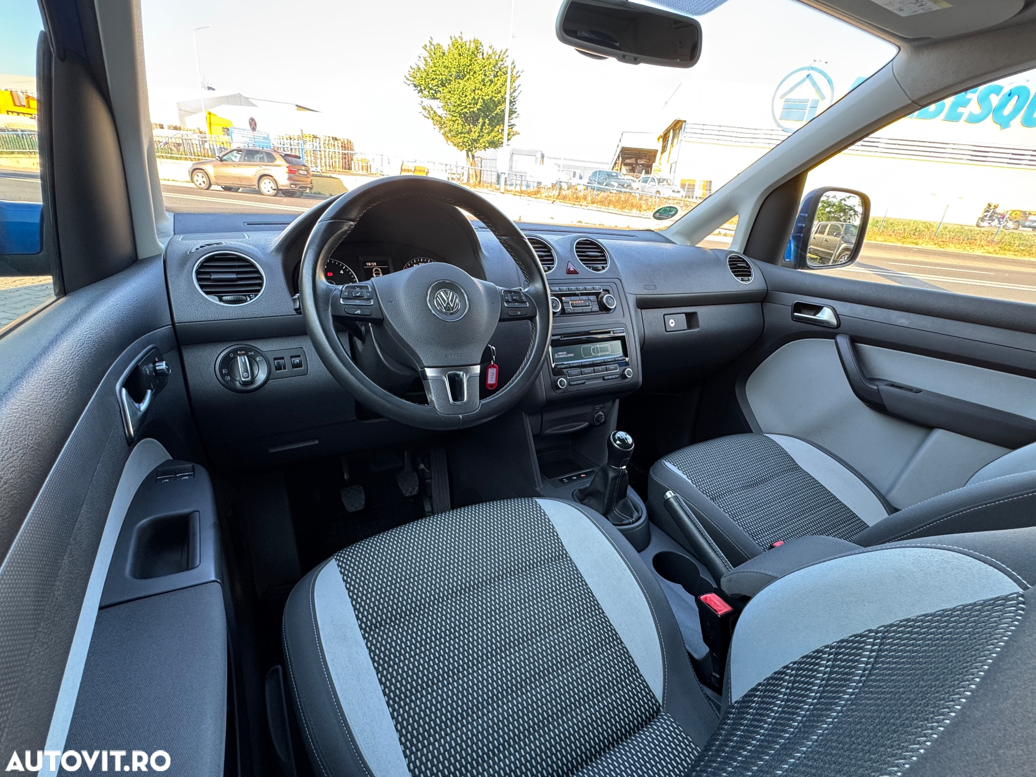 Volkswagen Caddy 2.0 TDI 4Motion Trendline - 16