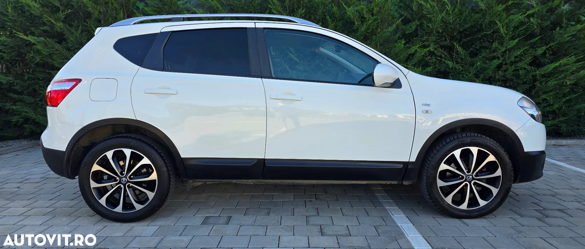 Nissan Qashqai 2.0 dCi DPF 4x4 tekna - 4
