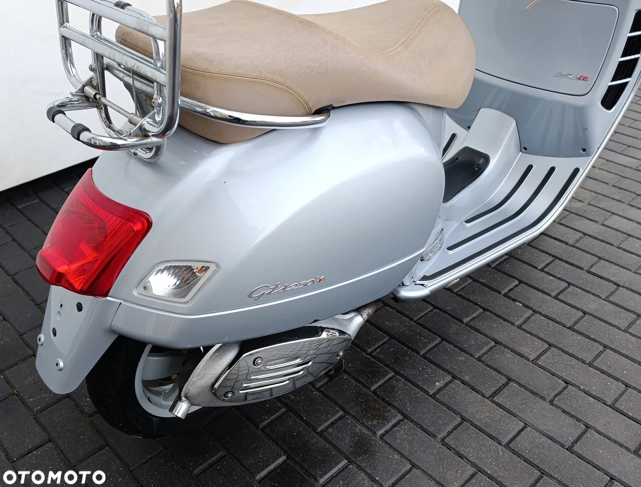 Piaggio Vespa - 22