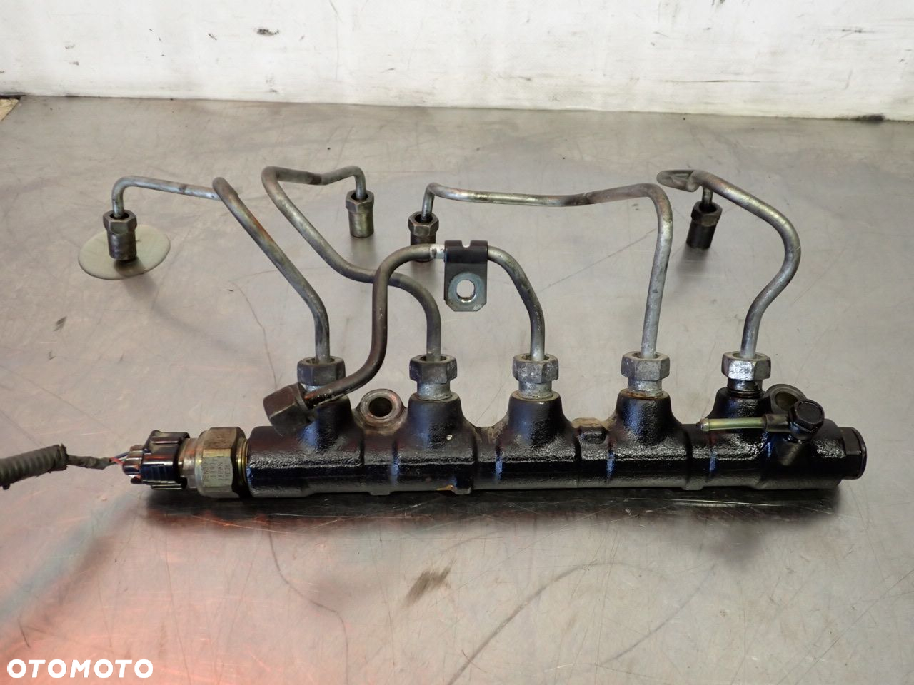LISTWA WTRYSKOWA TOYOTA COROLLA E12 89458-12020 - 2