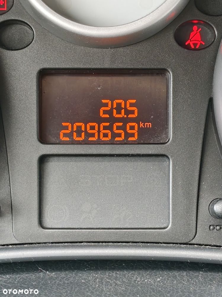 Peugeot 207 - 7