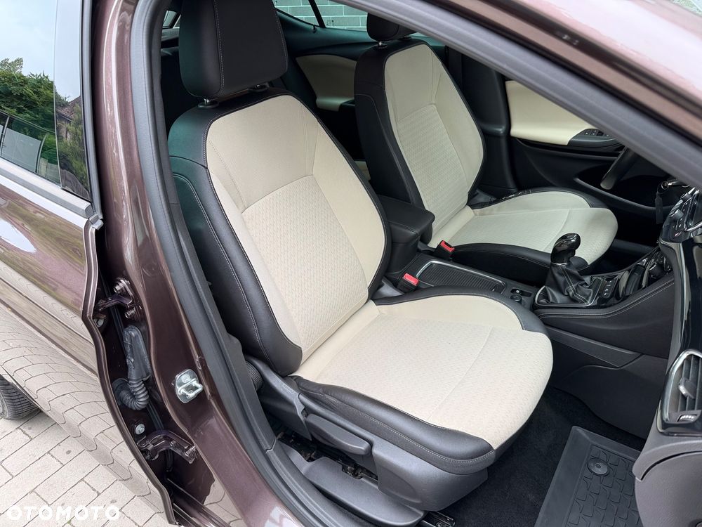 Opel Astra 1.4 Turbo Start/Stop Innovation - 36