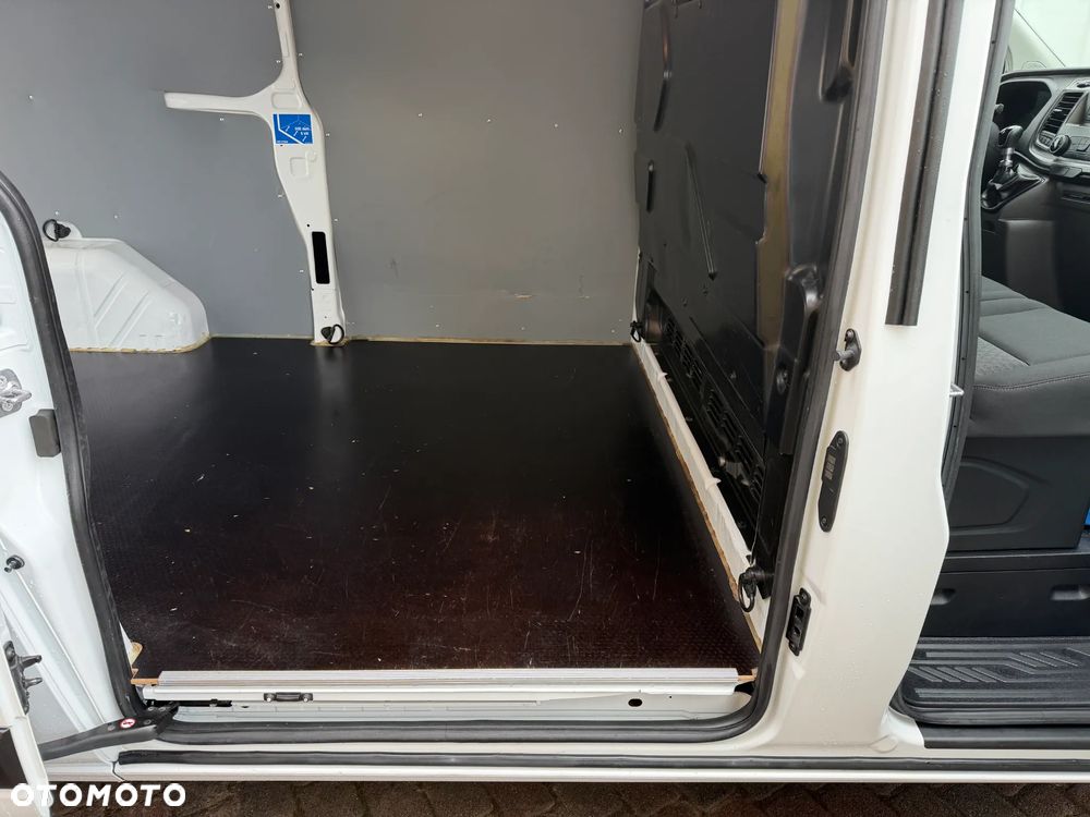 Ford Custom L2H1 - 8